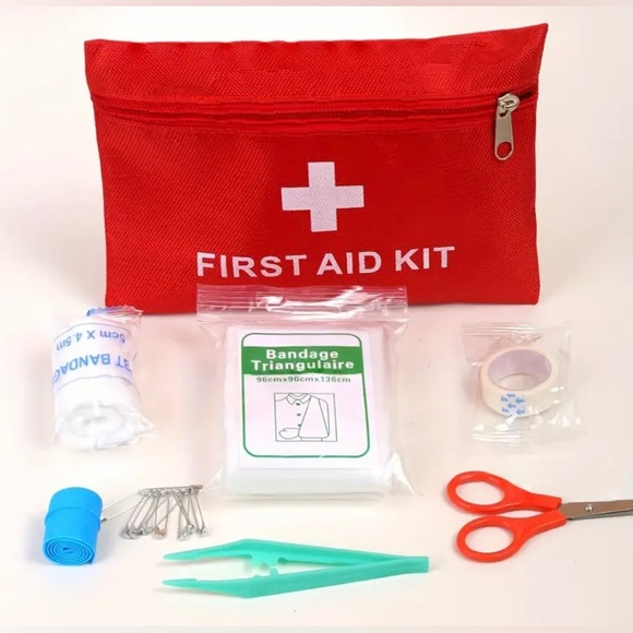 11pc First Aid Kit - Picture 2 of 4